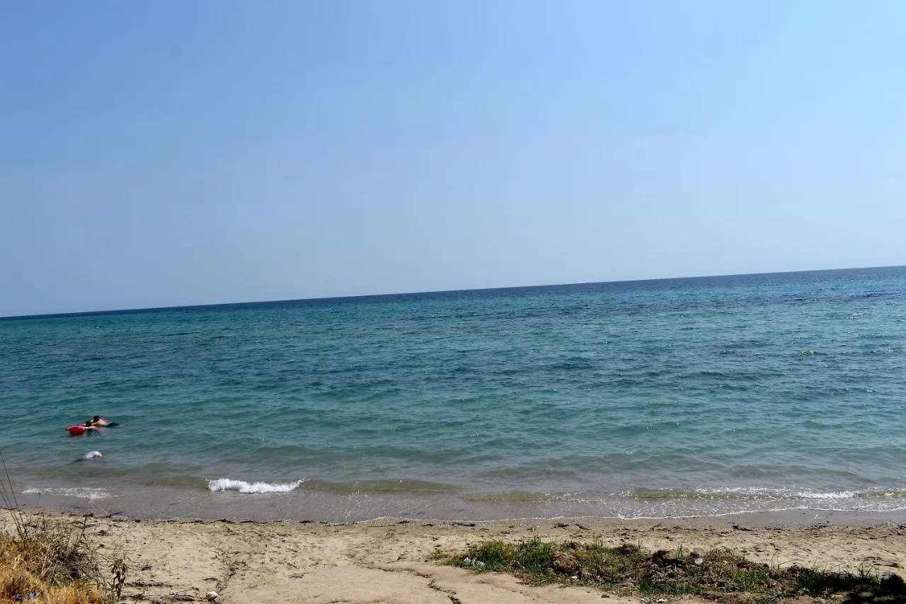 Villa The Sea Stars, Beach Front House à Nea Kallikrateia
